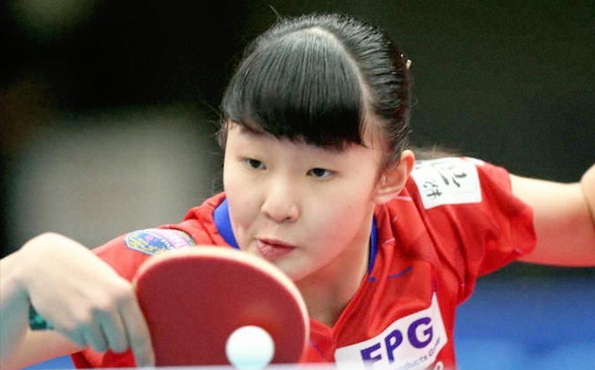 些背后的动 些背后的动